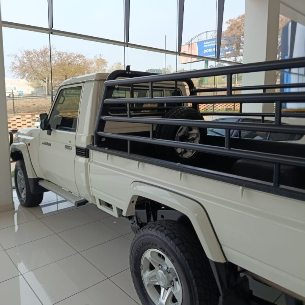 Toyota Land Cruiser Cattle Rail